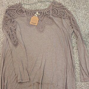 KORI slouchy long sleeve top with‎ lace yolk NWT Size L